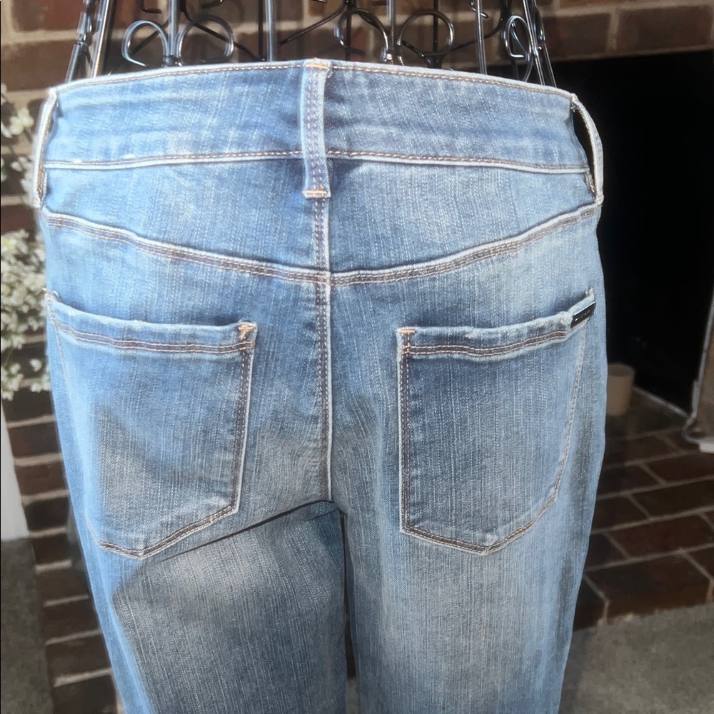 White House Black Market “The Slim” Distressed Boyfriend Jeans | Size 6/8 - Picture 6 of 11